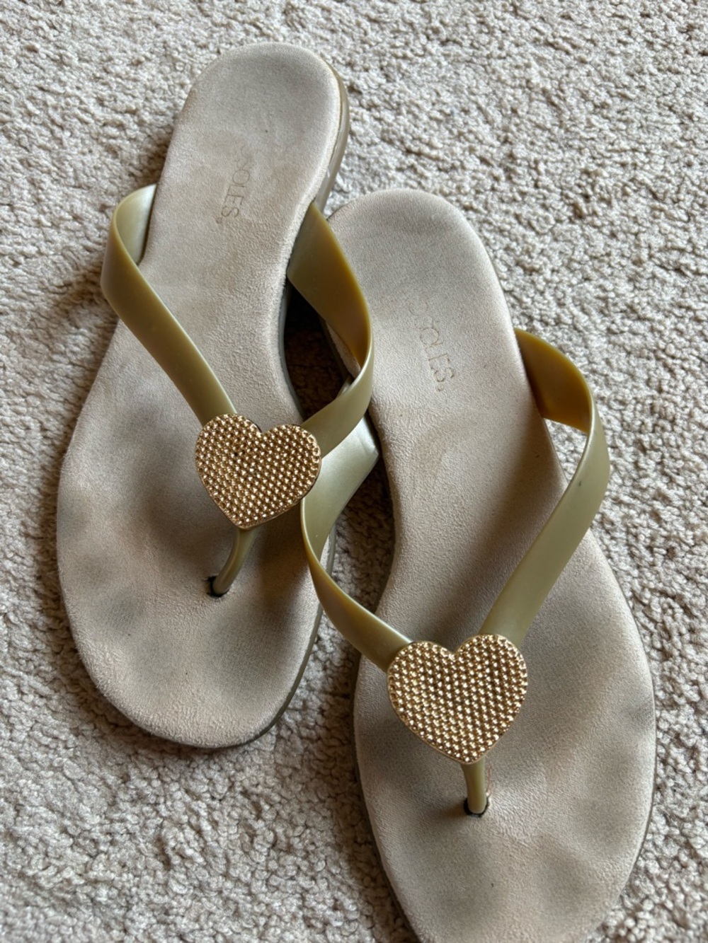 AEROSOLES Gold and Cream Flip Flop Sandals with Gold Heart Accent